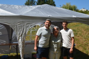 Un immense merci à Ruddy Vallet pour l'organisation de cette superbe fête du club. Merci à nos bénévoles : Christophe Coubetergues, Colin, Apolline, Senthuran, Mohamed, Ismail, Franceline et Fiona. Merci à Dorian Cousin pour sa présence et son soutien au nom de la municipalité. Enfin, un hommage à Michèle Blangis et Fabrice Blangis, qui quittent leurs fonctions officielles après de nombreuses années d'engagement. Merci pour tout, vous ferez toujours partie de la famille de l'Entente Gabinienne de Judo.